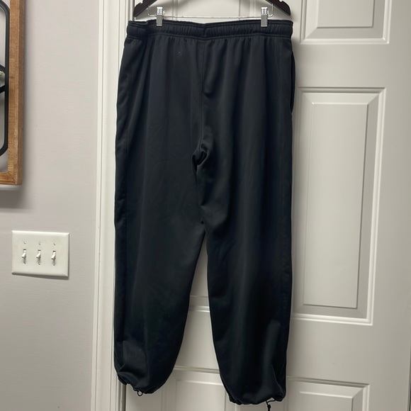 Mens Black, drawstring Russell sweatpants, size XL 40-42 - Picture 2 of 4